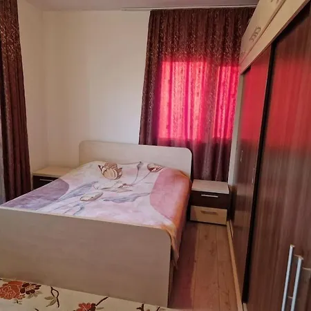 Casa Si Curte Confortabila 브라쇼브