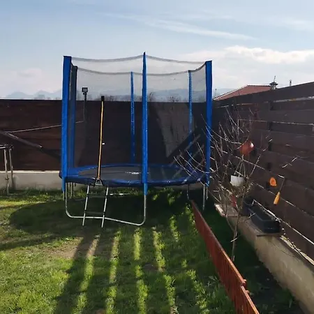 Casa Si Curte Confortabila *