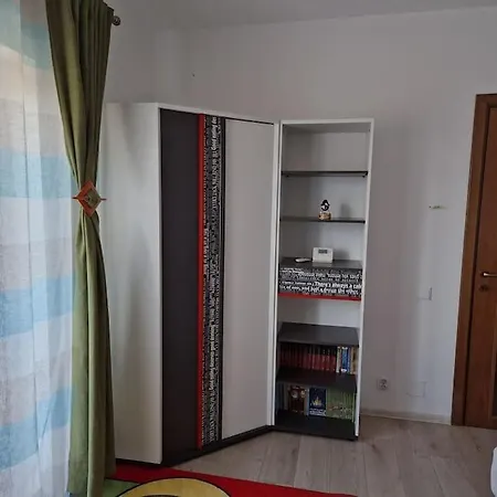 Casa Si Curte Confortabila 빌라 *