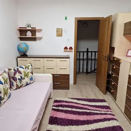 Casa Si Curte Confortabila 빌라 브라쇼브