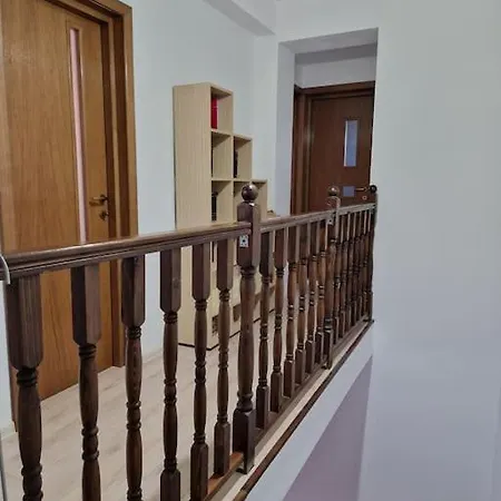 Casa Si Curte Confortabila * 브라쇼브